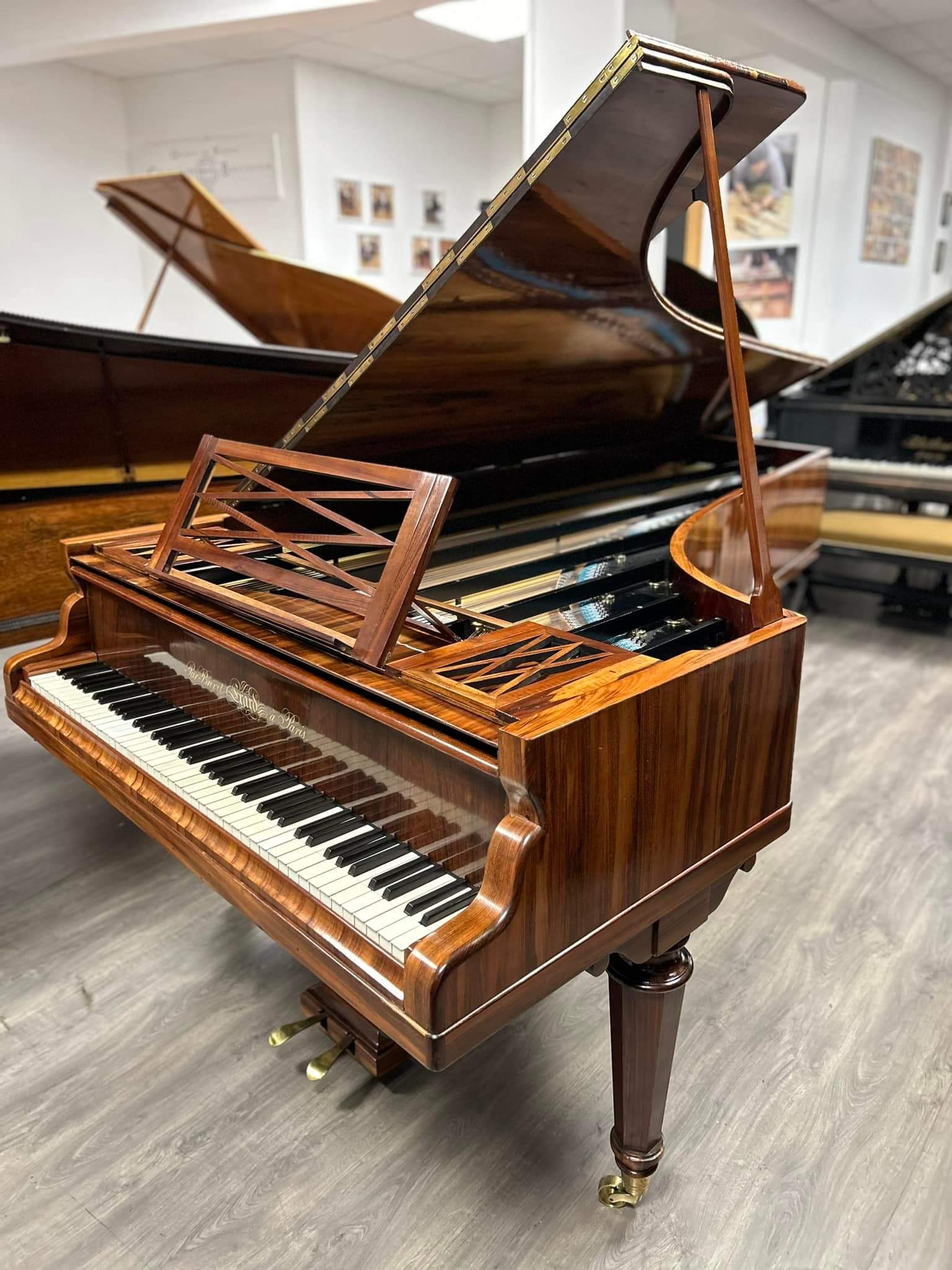 piano à queue de concert Erard en courbaril daté de 1841 restauré par Marion Lainé